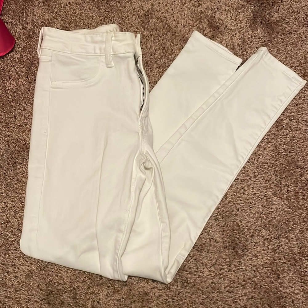 American Eagle white jeans!